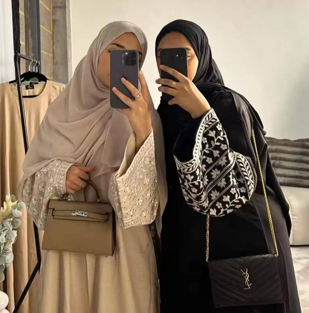 WhatsApp Image 2025-04-25 at 16.35.06_c0ff3add عباية حلا - الصورة 1